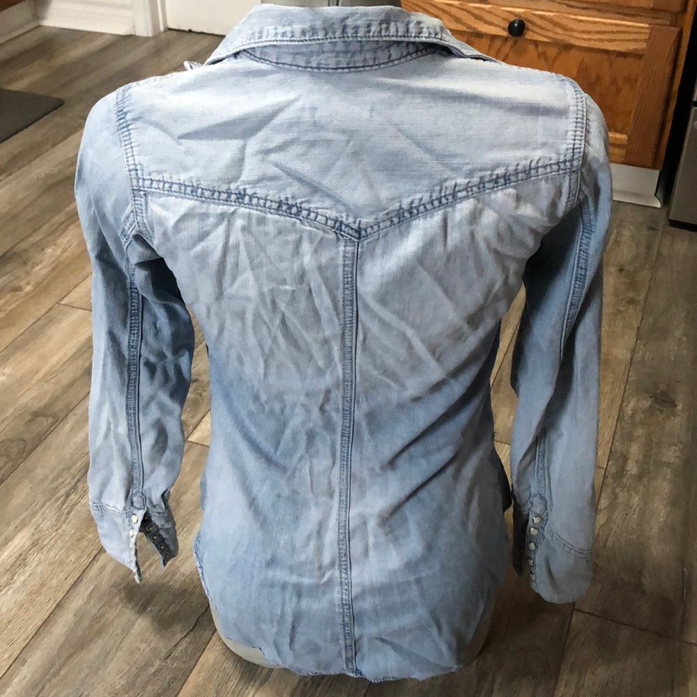 Distressed jean jacket - Picture 6 of 7